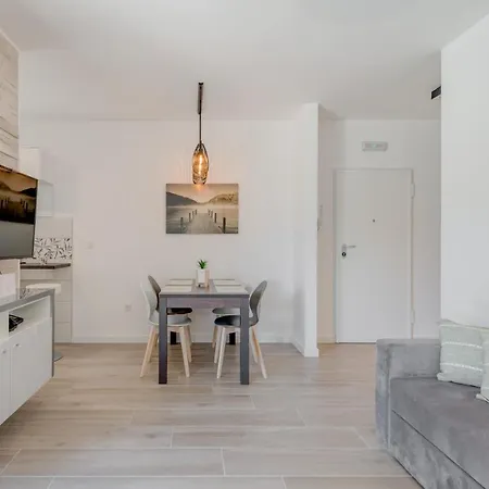 Lägenhet New, Private Heated Swimming Pool, Free Parking, Centar Trogir